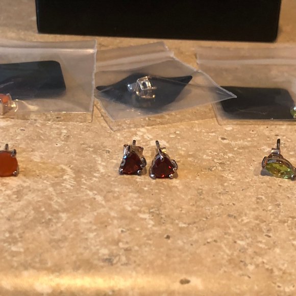 Jewelry - Picture 4 of 8